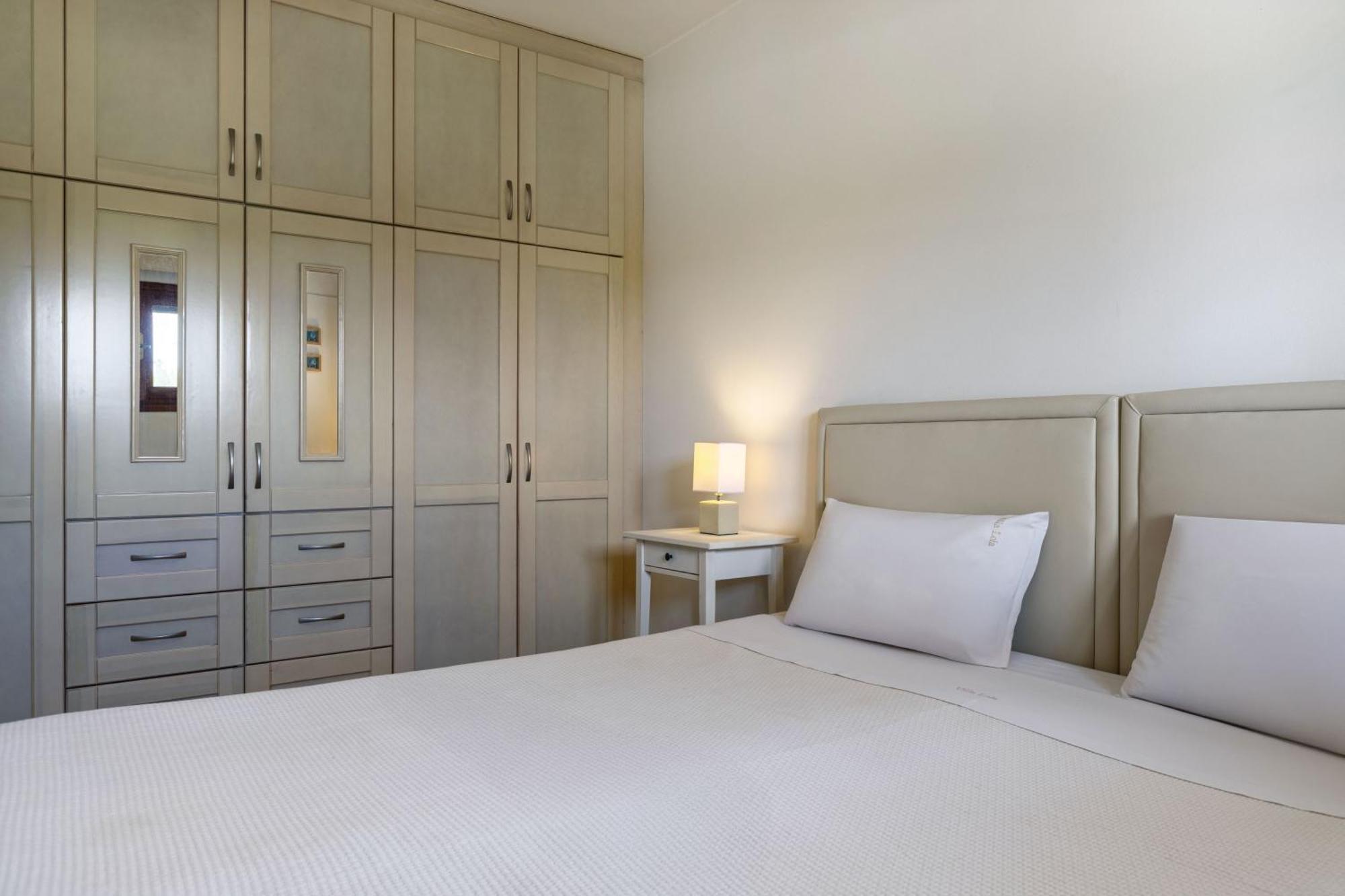 Villa Lola - 3 Bedrooms & Private Pool Lithakia  Bagian luar foto