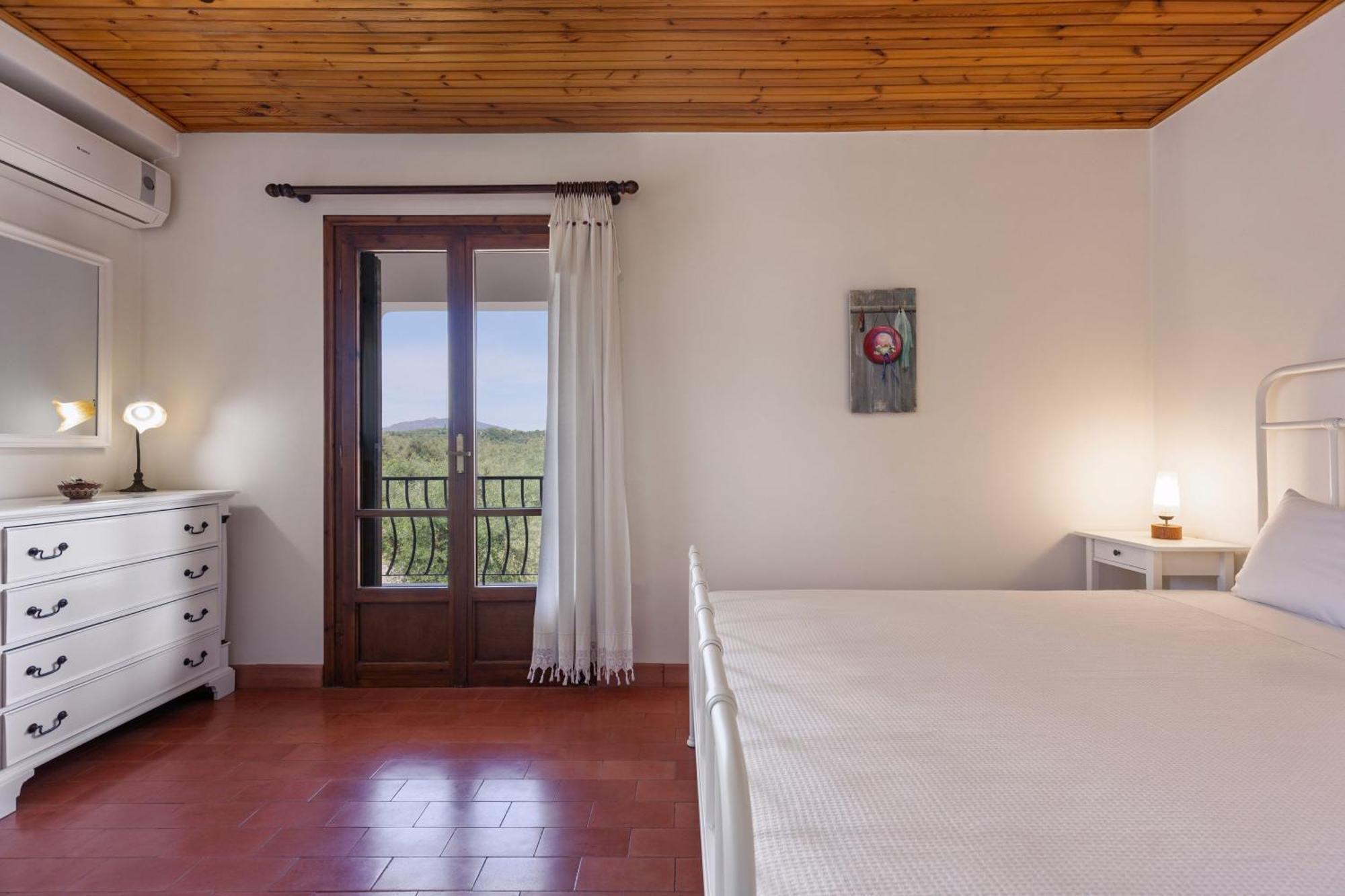Villa Lola - 3 Bedrooms & Private Pool Lithakia  Bagian luar foto