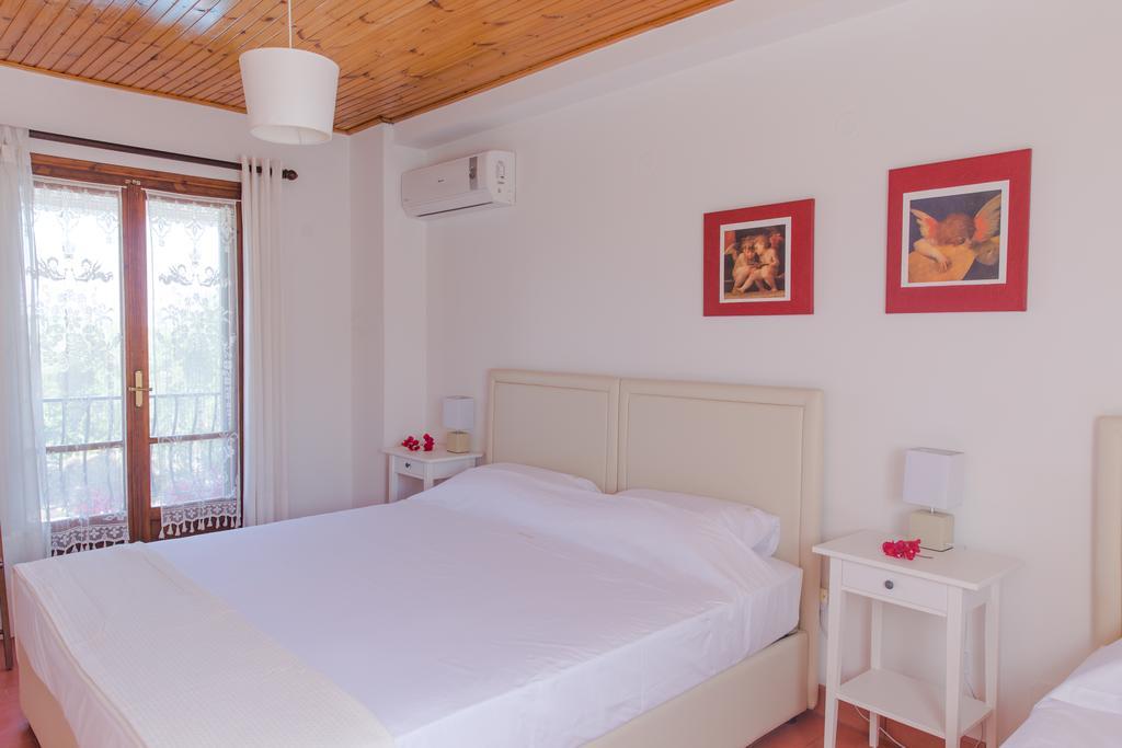 Villa Lola - 3 Bedrooms & Private Pool Lithakia  Bagian luar foto