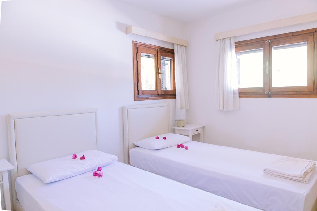 Villa Lola - 3 Bedrooms & Private Pool Lithakia  Bagian luar foto